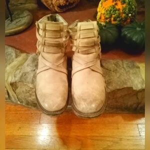 Freebird Stair taupe sz 7